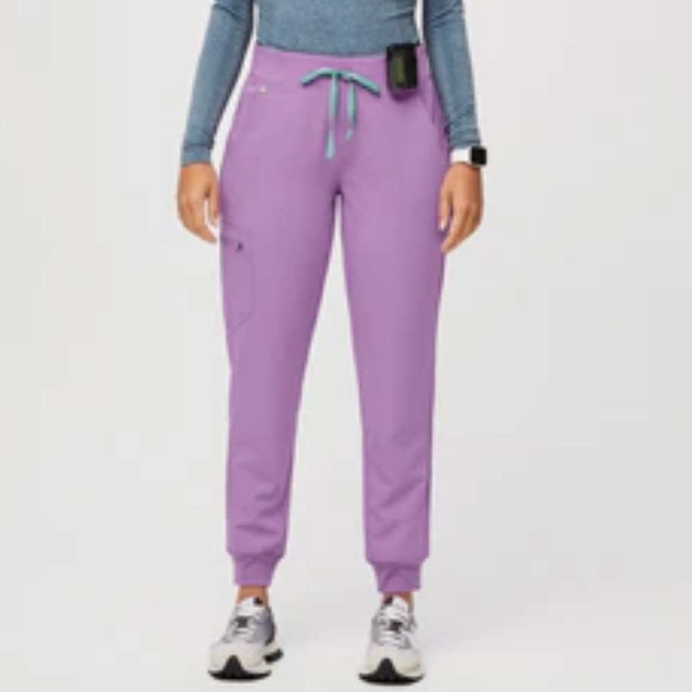 Figs Zamora Jogger Scrub Pants in Lilac Dawn Color